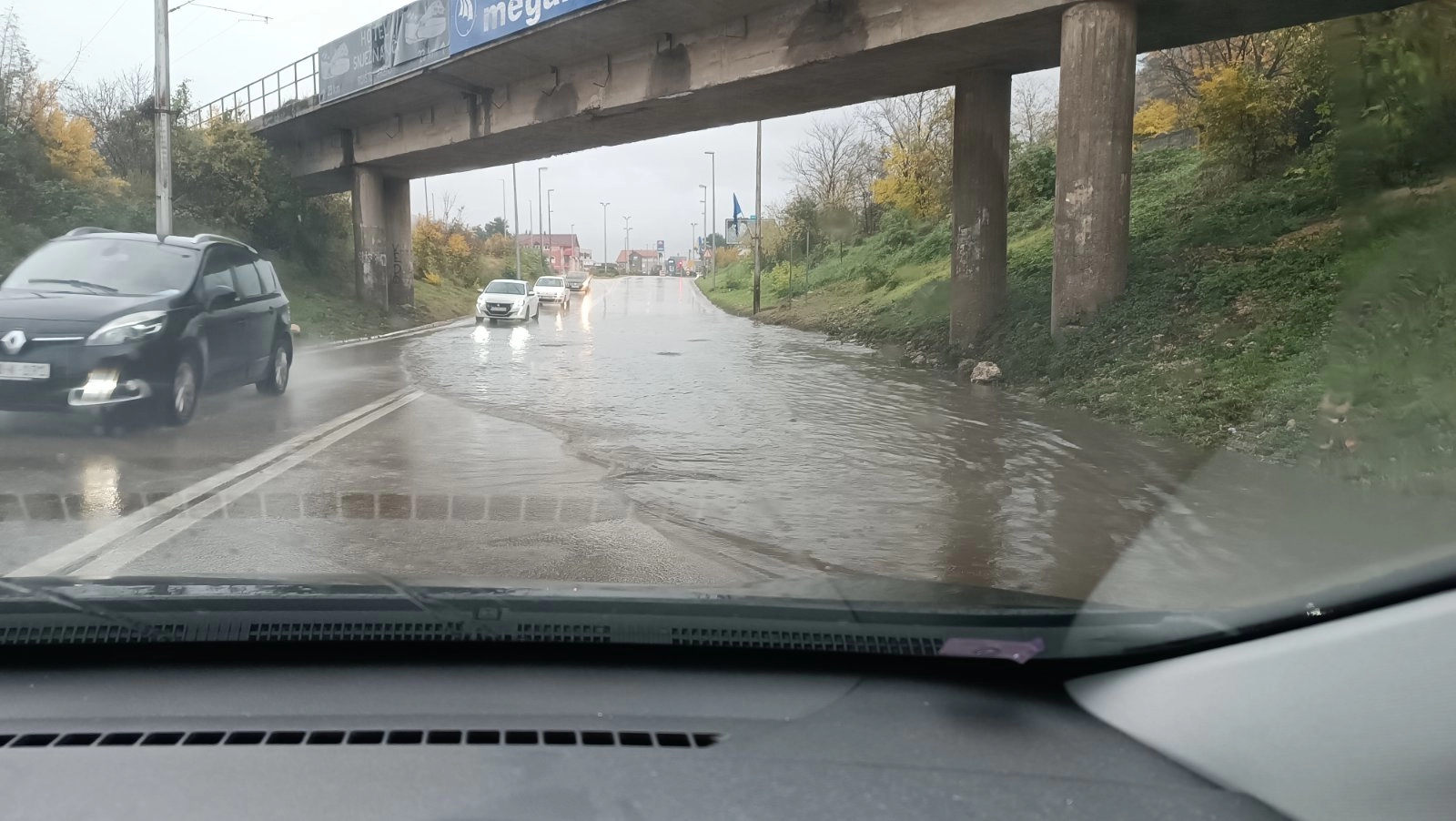 MOSTAR Vozači oprez. 'Potopljen' sjeverni izlaz iz grada